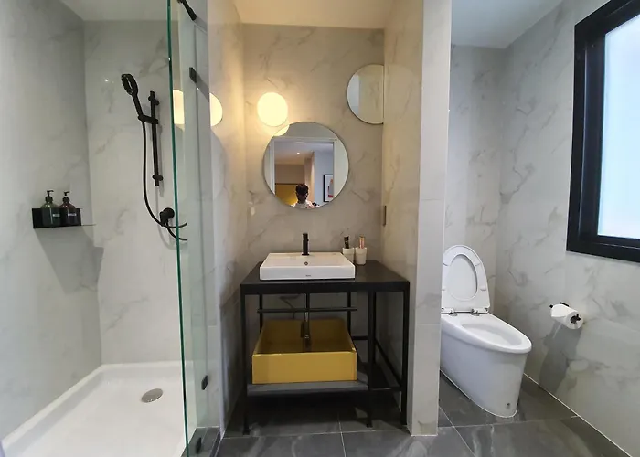 Acomodação com café da manhã  Roompini 3*