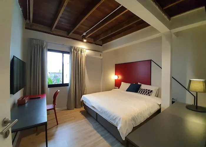 فندق مبيت وإفطار Roompini 3*