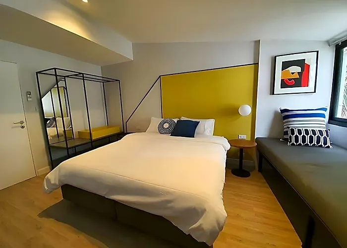 Acomodação com café da manhã  Roompini 3*