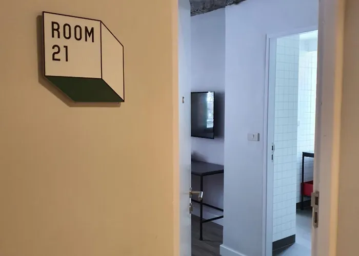 فندق مبيت وإفطار Roompini 3*